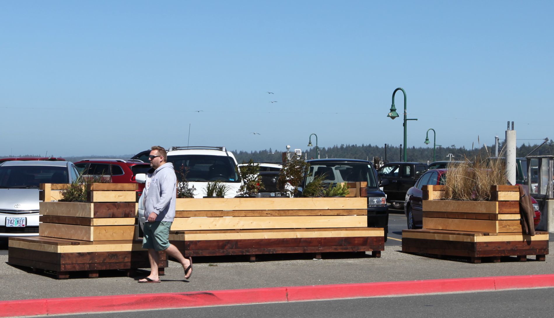 Port of Bandon installs new benches